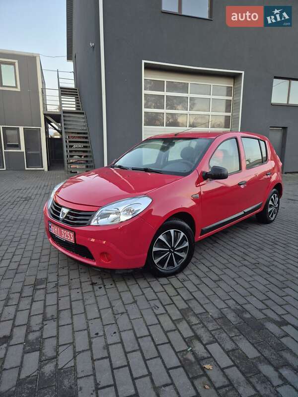 Хетчбек Dacia Sandero 2009 в Ківерцях Хетчбек Dacia Sandero 2009 в Ківерцях
