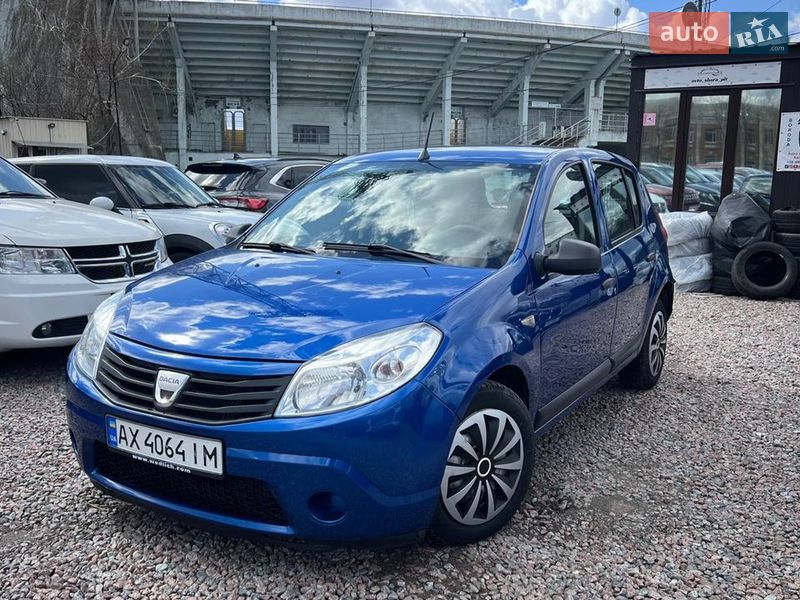 Хэтчбек Dacia Sandero 2008 в Полтаве