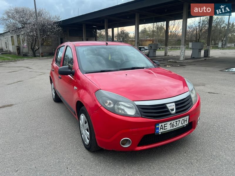 Хэтчбек Dacia Sandero 2009 в Днепре