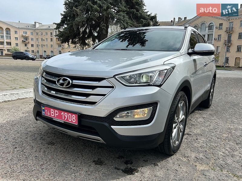 Внедорожник / Кроссовер Hyundai Santa FE 2015 в Черноморске