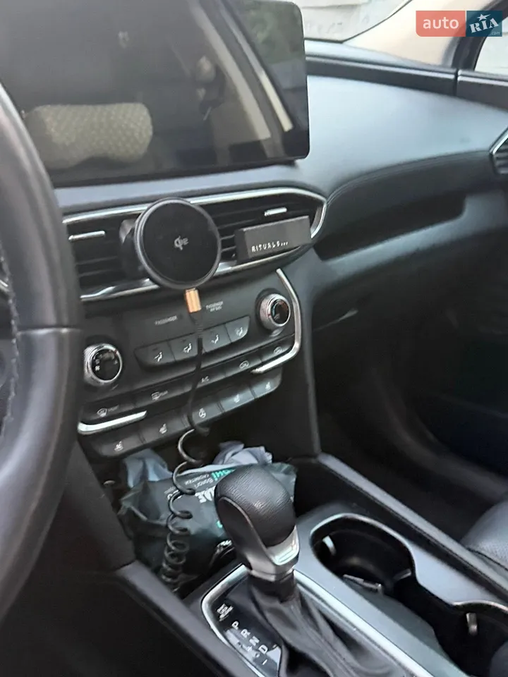 Hyundai Santa Fe photo 5
