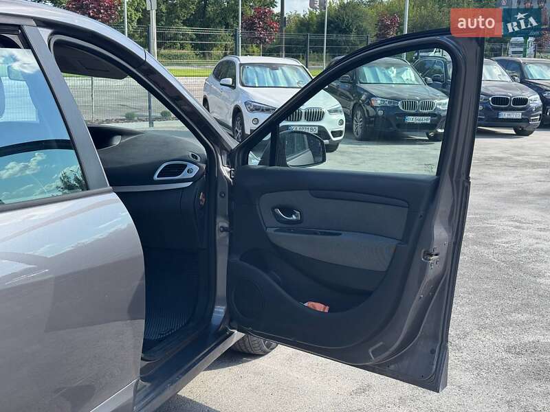 Минивэн Renault Scenic 2011 в Каменец-Подольском