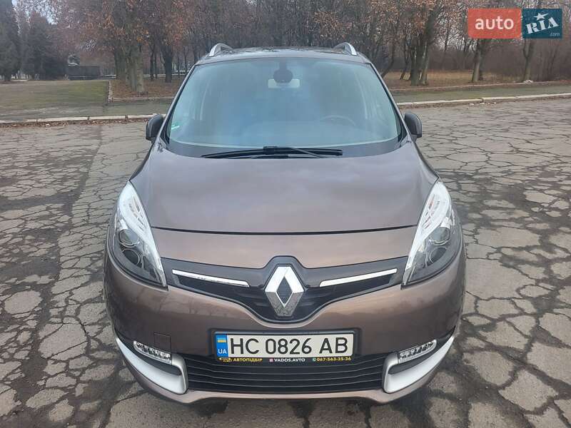 Минивэн Renault Scenic 2015 в Владимире