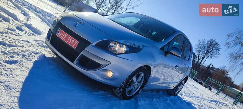 Минивэн Renault Scenic 2011 в Черкассах
