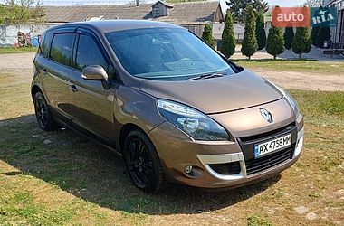 Мінівен Renault Scenic 2010 в Лозовій
