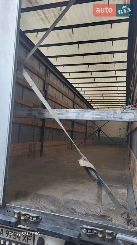 Тентований борт (штора) - напівпричіп Schmitz SCS 27 2006 в Києві