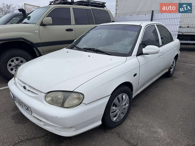 Седан Kia Sephia 2001 в Киеве