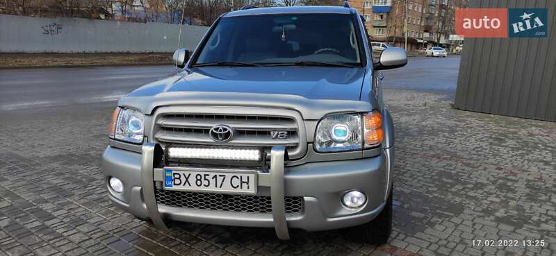 Внедорожник / Кроссовер Toyota Sequoia 2002 в Каменец-Подольском