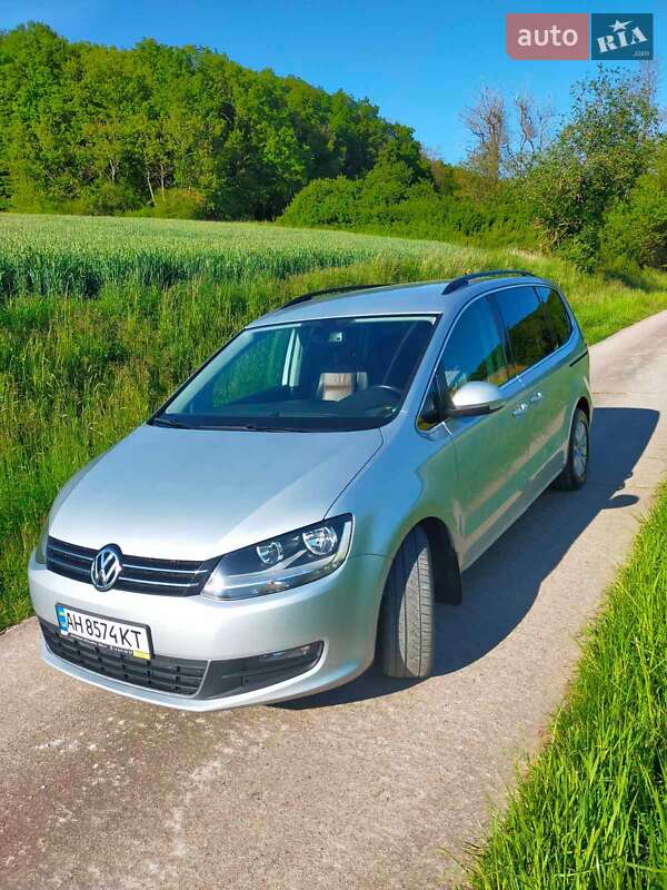 Минивэн Volkswagen Sharan 2015 в Иршаве