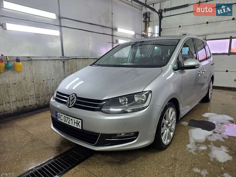 Минивэн Volkswagen Sharan 2012 в Луцке