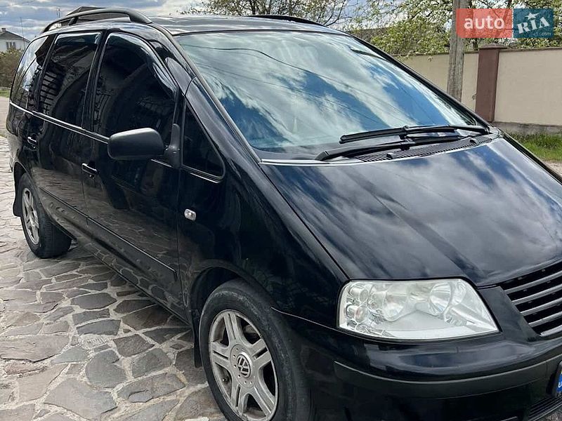 Минивэн Volkswagen Sharan 2000 в Брошневе