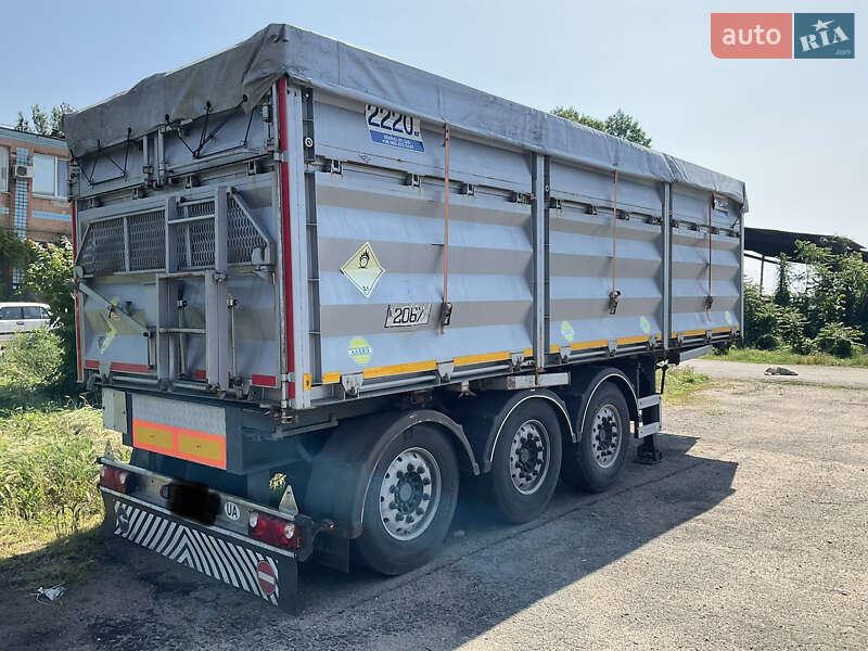 Контейнеровоз напівпричіп Schmitz Cargobull SKO 24 2005 в Одесі