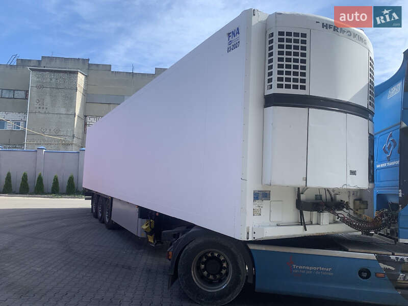 Рефрижератор полуприцеп Schmitz SKO 24 2002 в Львове