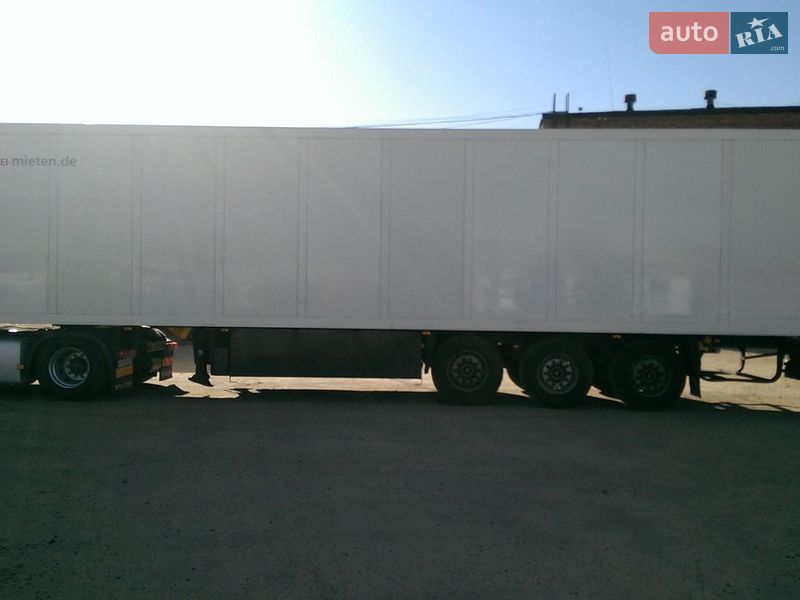 Рефрижератор Schmitz Cargobull SKO 24 2004 в Песочине