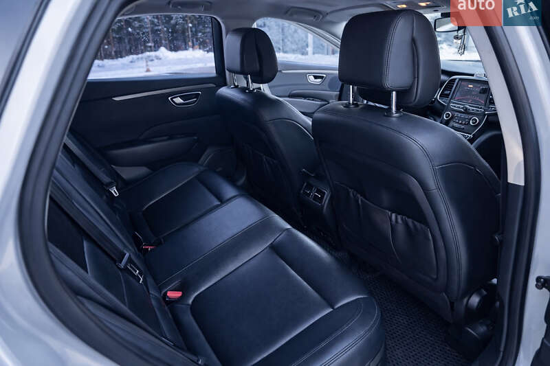 Седан Samsung SM6 2017 в Бучі Седан Samsung SM6 2017 в Бучі