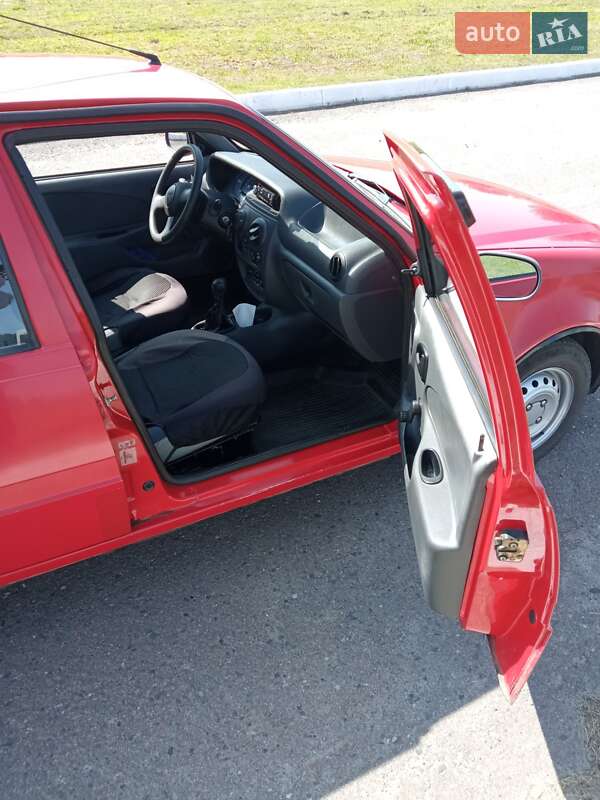 Седан Dacia Solenza 2004 в Ровно