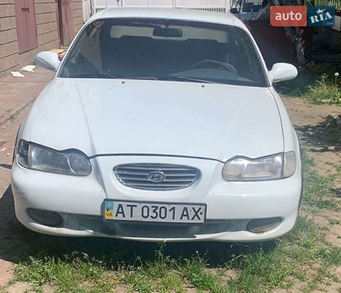 Седан Hyundai Sonata 1998 в Тячеве