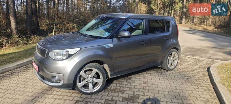 Внедорожник / Кроссовер Kia Soul 2015 в Новояворовске