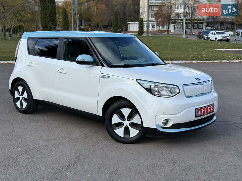 Внедорожник / Кроссовер Kia Soul 2016 в Ровно