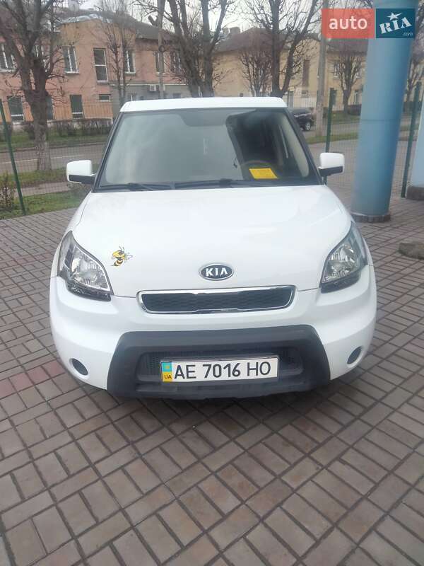 Внедорожник / Кроссовер Kia Soul 2011 в Каменском