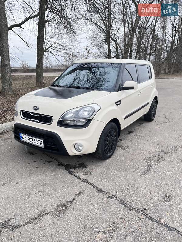 Внедорожник / Кроссовер Kia Soul 2011 в Синельниково