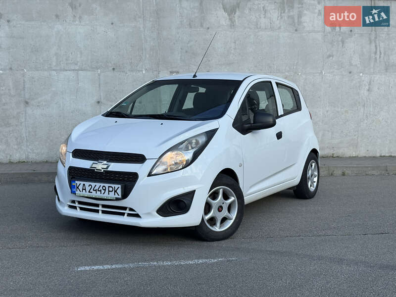 Хетчбек Chevrolet Spark 2014 в Києві Хетчбек Chevrolet Spark 2014 в Києві