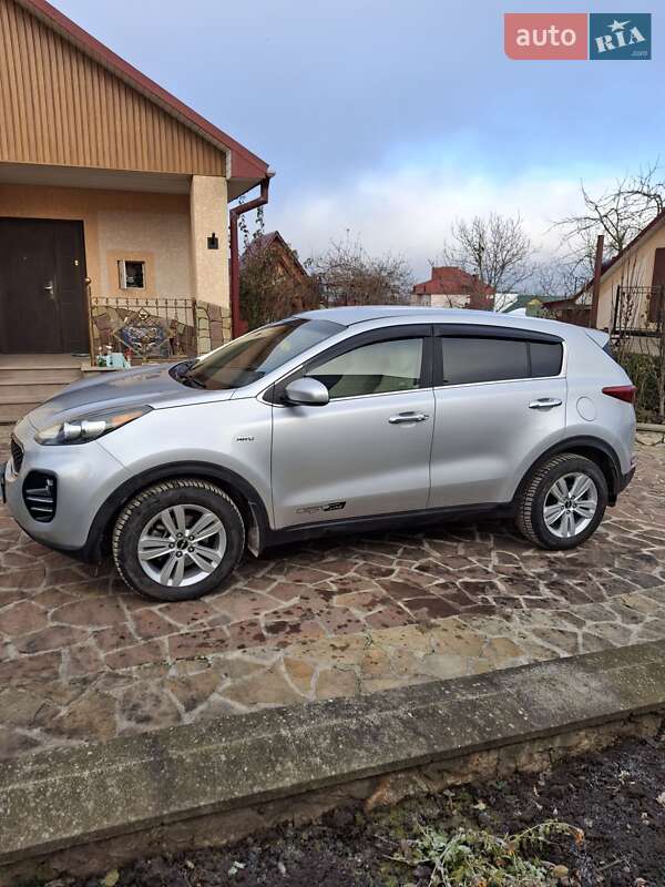 Позашляховик / Кросовер Kia Sportage 2016 в Тернополі