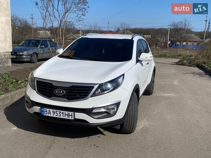 Внедорожник / Кроссовер Kia Sportage 2012 в Знаменке