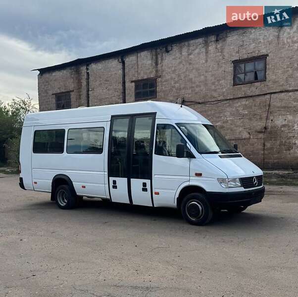 Міський автобус Mercedes-Benz Sprinter 1998 в Кривому Розі Міський автобус Mercedes-Benz Sprinter 1998 в Кривому Розі