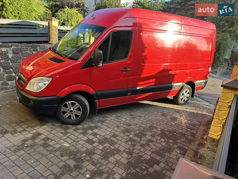 Грузовой фургон Mercedes-Benz Sprinter 2011 в Львове