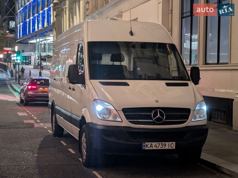 Грузовой фургон Mercedes-Benz Sprinter 2011 в Черновцах