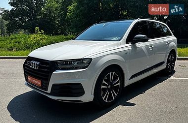 Позашляховик / Кросовер Audi SQ7 2017 в Черкасах