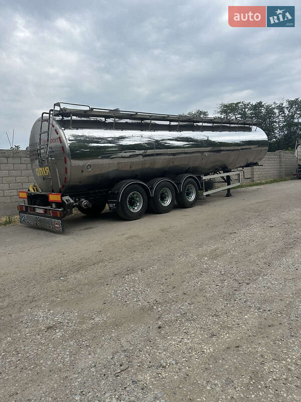 Цистерна Magyar SR3MEB 1990 в Запорожье Цистерна Magyar SR3MEB 1990 в Запорожье