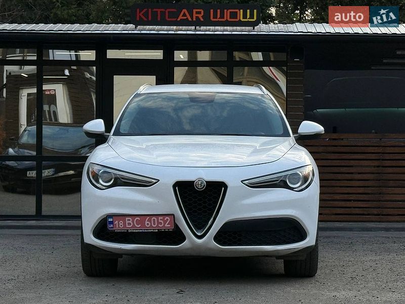 Позашляховик / Кросовер Alfa Romeo Stelvio 2017 в Києві
