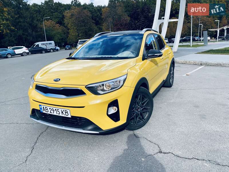 Внедорожник / Кроссовер Kia Stonic 2017 в Виннице