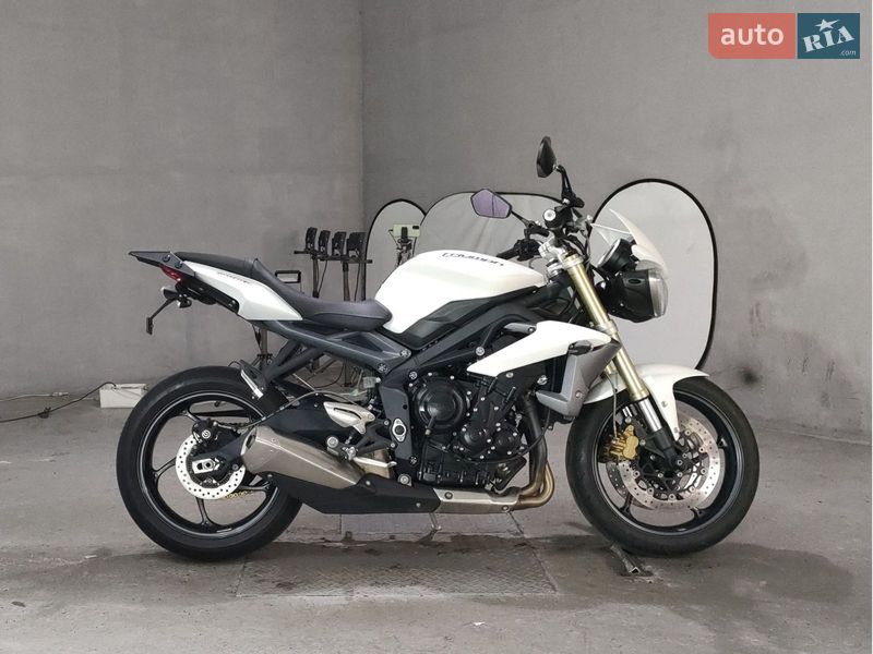 Мотоцикл Без обтікачів (Naked bike) Triumph Street Triple 675 2014 в Львові