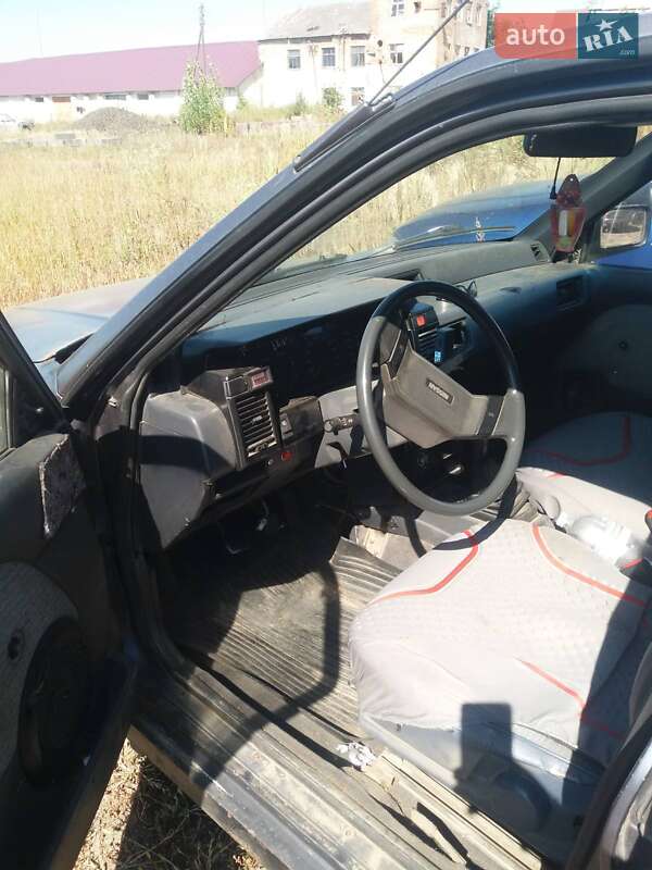 Седан Nissan Sunny 1987 в Демидовке