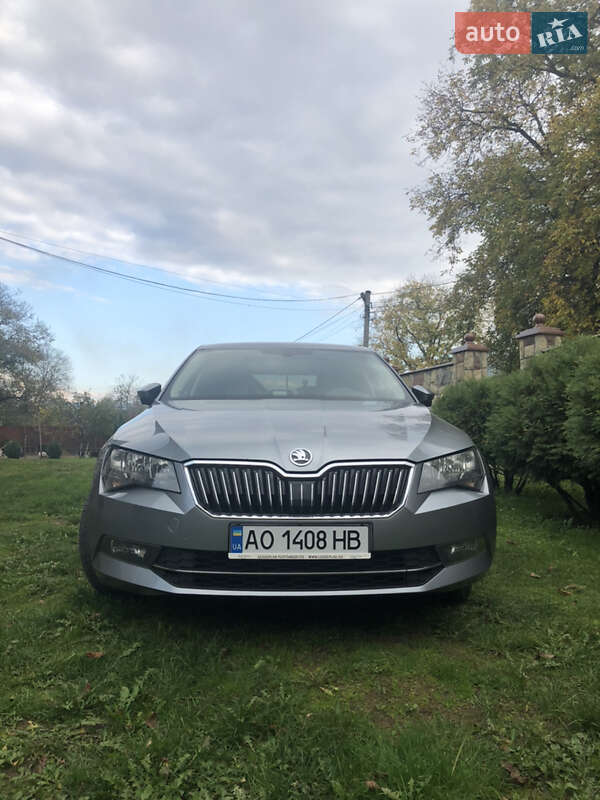 Универсал Skoda Superb 2015 в Тячеве Универсал Skoda Superb 2015 в Тячеве