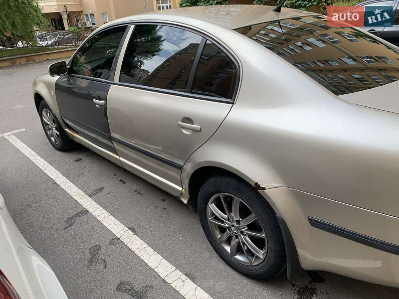 Лифтбек Skoda Superb 2005 в Киеве Лифтбек Skoda Superb 2005 в Киеве