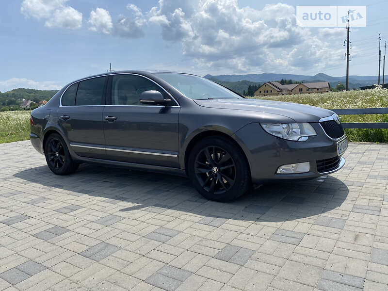 Лифтбек Skoda Superb 2011 в Иршаве