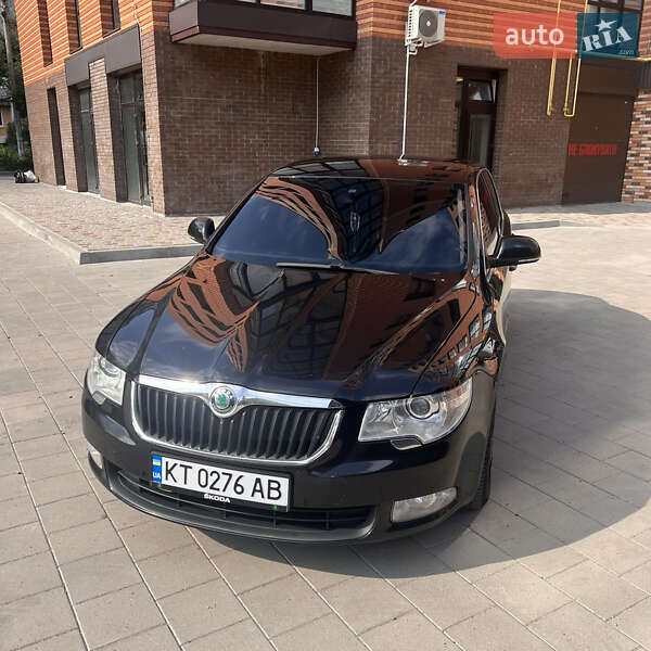 Лифтбек Skoda Superb 2011 в Калуше