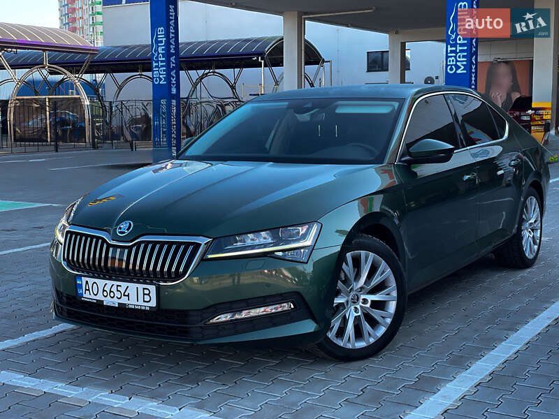 Лифтбек Skoda Superb 2020 в Ужгороде
