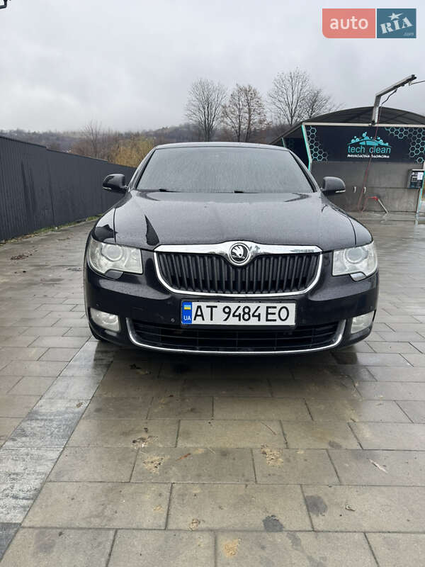 Лифтбек Skoda Superb 2012 в Делятине