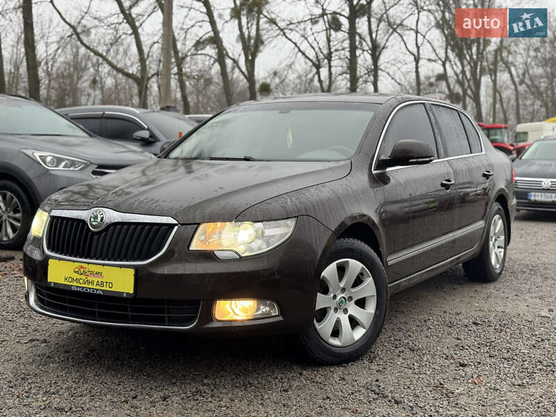 Лифтбек Skoda Superb 2013 в Умани