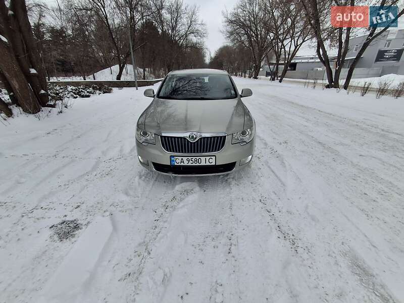 Лифтбек Skoda Superb 2012 в Черкассах