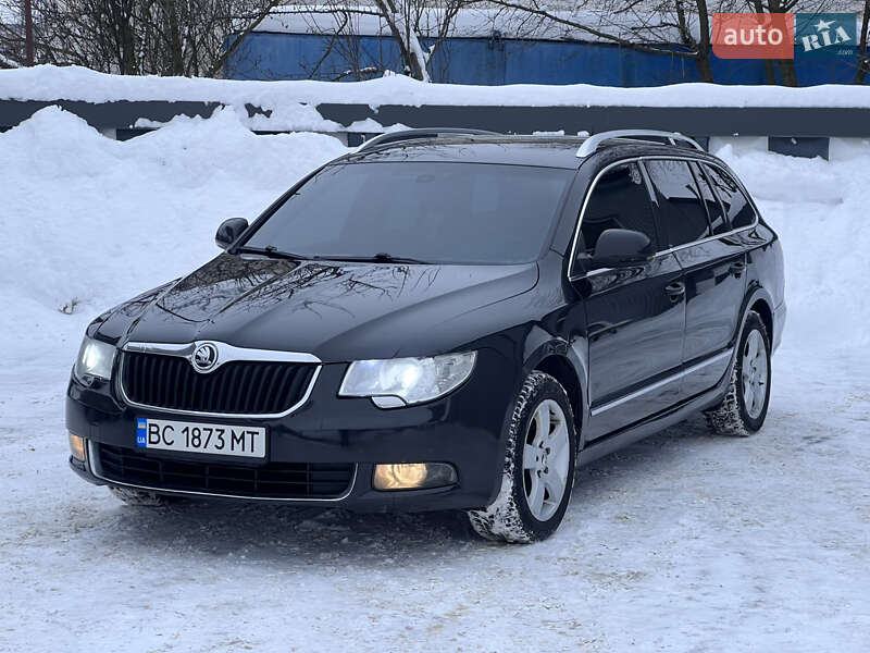 Универсал Skoda Superb 2010 в Староконстантинове