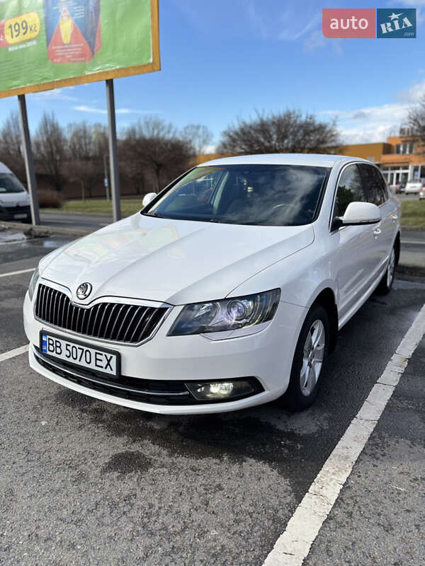 Лифтбек Skoda Superb 2014 в Виноградове