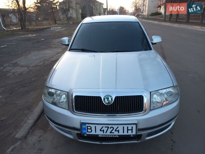 Лифтбек Skoda Superb 2006 в Лебедине