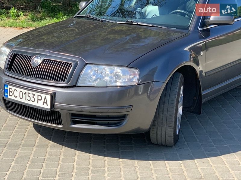 Лифтбек Skoda Superb 2005 в Яворове