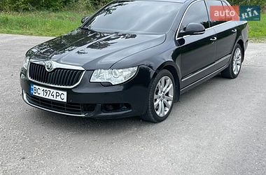 Лифтбек Skoda Superb 2009 в Жовкве